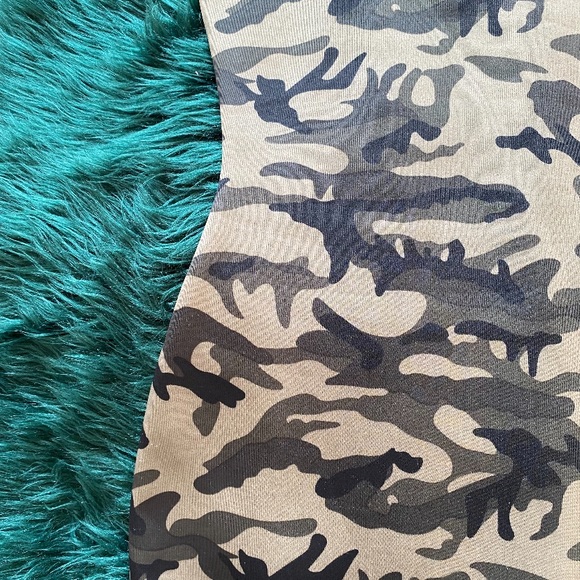 “Cameo” dress - Picture 2 of 5